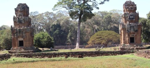 Les tours Prasat Suor Prat et les Khleangs à Angkor