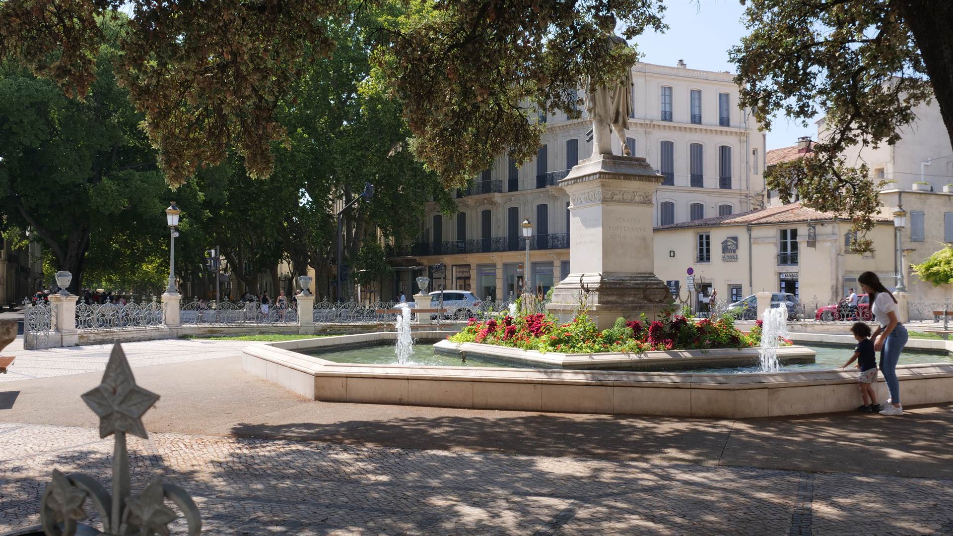 Nîmes